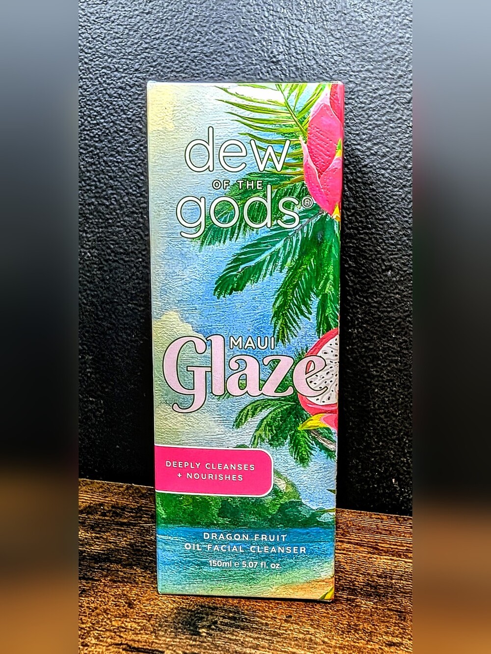 DEW OF THE GODS Maui Glaze Dragon Fruit Oil Facial Cleanser